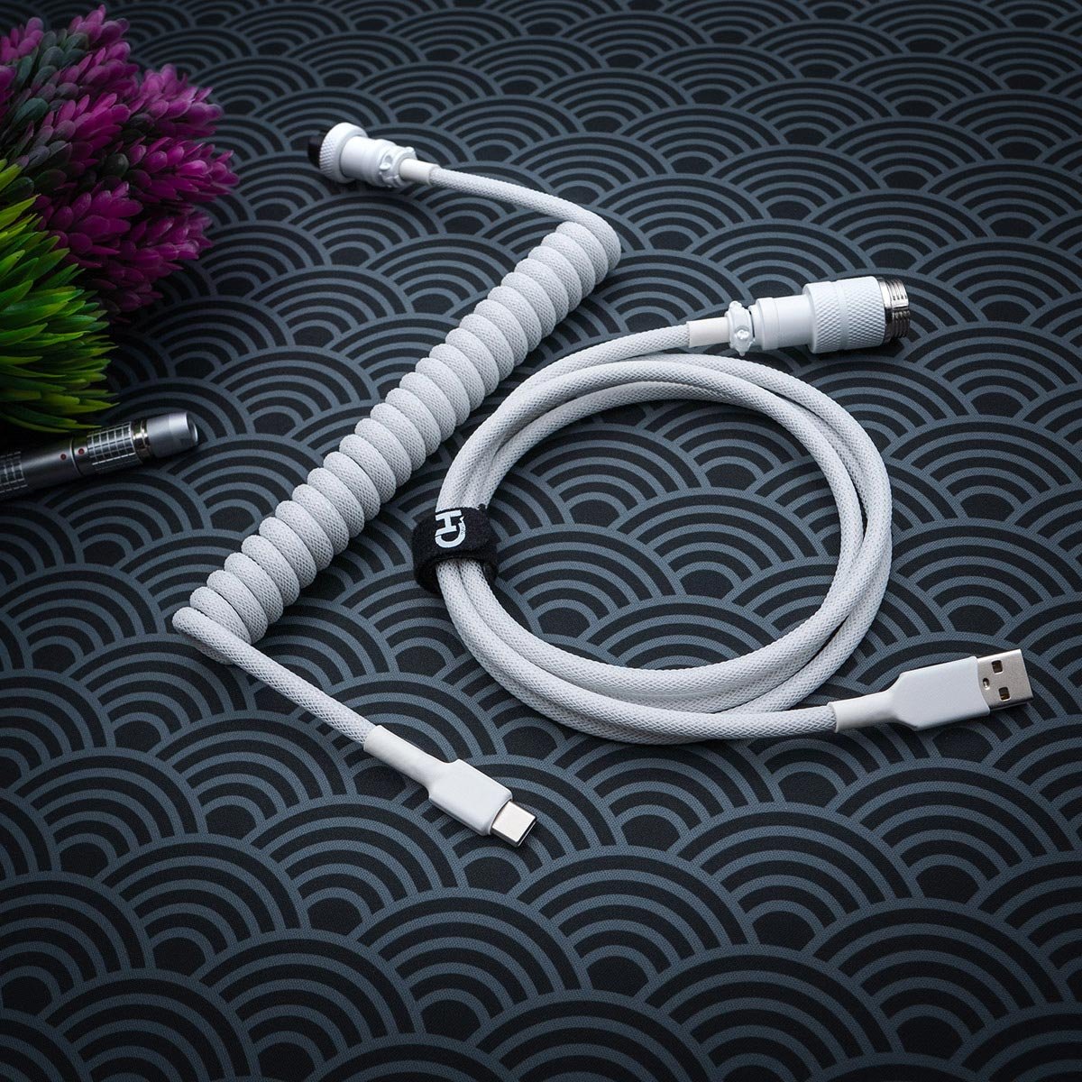 White Lemo Coiled Keyboard Cable (Gold LEMO Cable Alternative