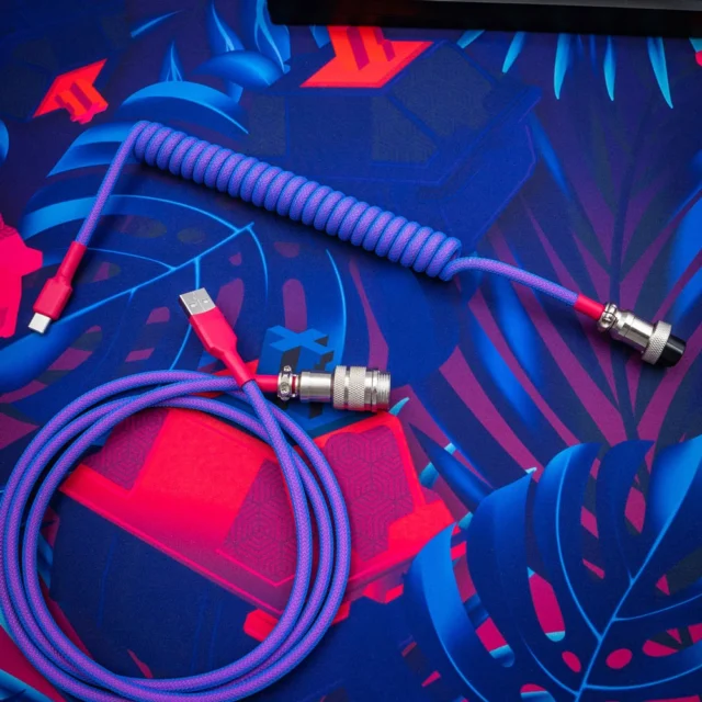 gmk vaporwave custom coiled cable