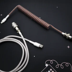Braunes Spiralkabel Flieger USB Winkelaufnahme Spezielles braunes Evoli-Tastaturkabel mit spiralförmigem Design