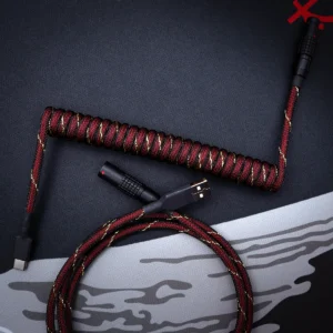 Câble spiralé USB-C en or rouge, vue de dessus